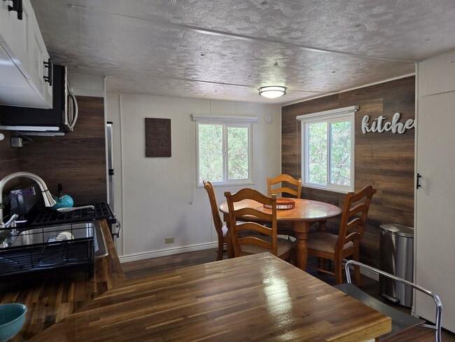 Photo - Great Two Bedroom Close To Midtown