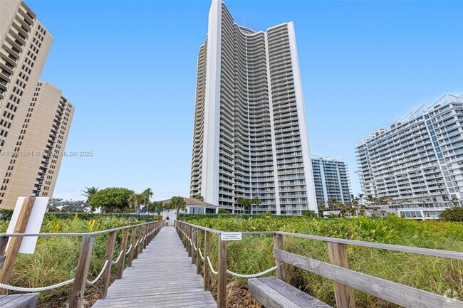 Building Photo - 3000 N Ocean Dr Unit 10E Rental