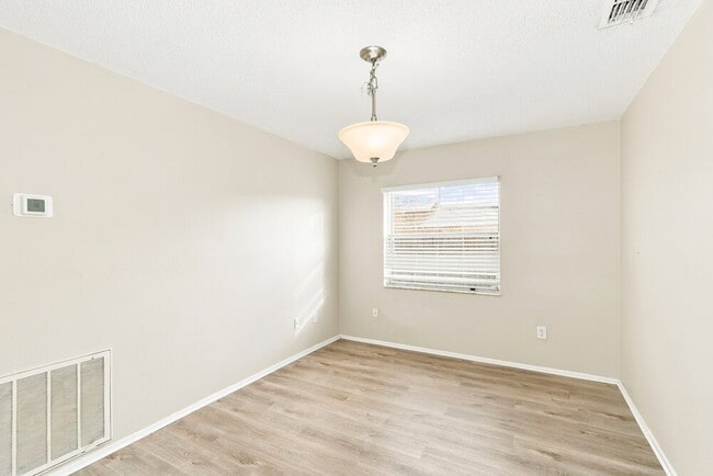 4910 Hi Vista Cir