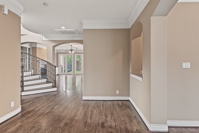 Photo - 2307 Sheridan St