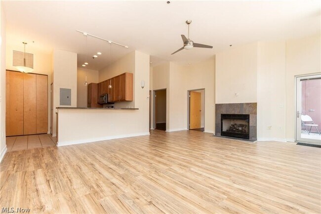 1951 W 26th St Unit 316
