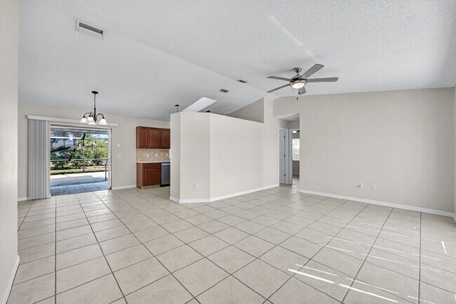 Photo - Charming Pool Home in Port Charlotte – Ava...