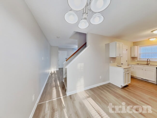 Photo - 4813 Windbreak Ln