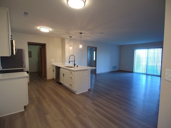 Photo - Shady Lane Apartments