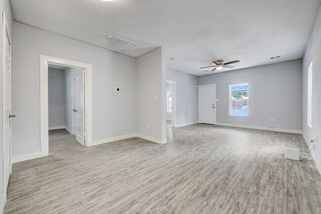 Photo - 4224 Marina St