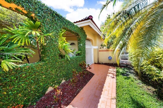 Photo - 1377 Garden Rd