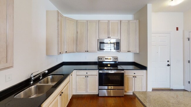 Photo - Delafield Woods Apartments