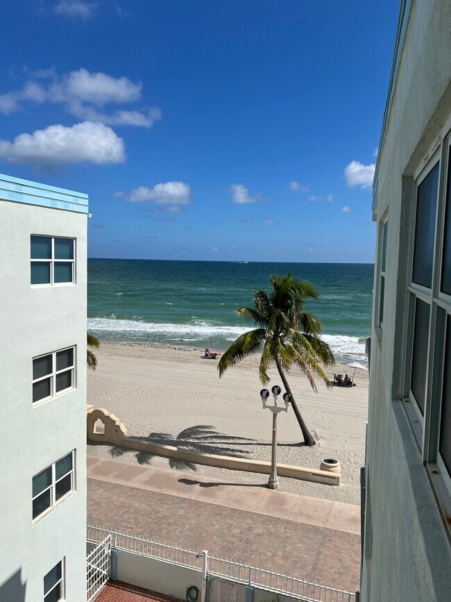 Photo - 2600 N Surf Rd Unidad #402