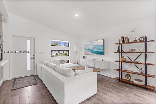 Photo - 944 NW 64th St