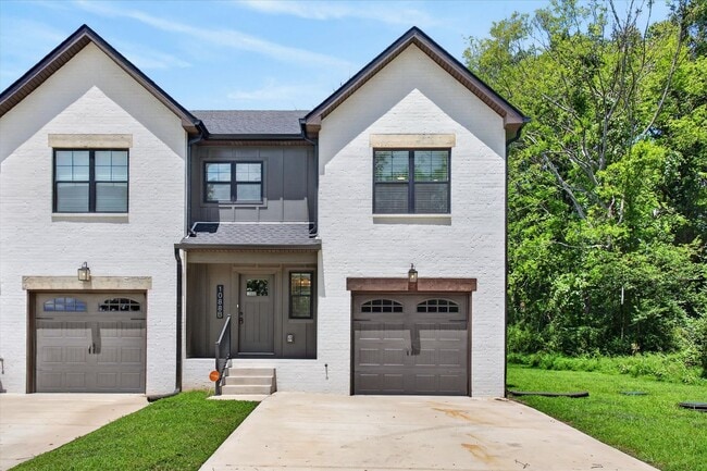 Building Photo - Pet Friendly Three Bedroom in Pleasant View!