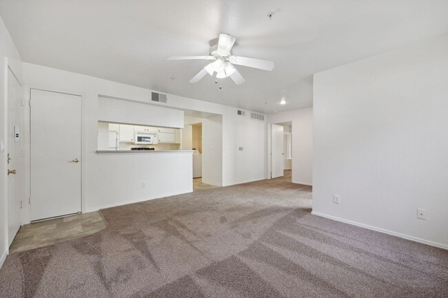Crossing at Riverlake Apartments