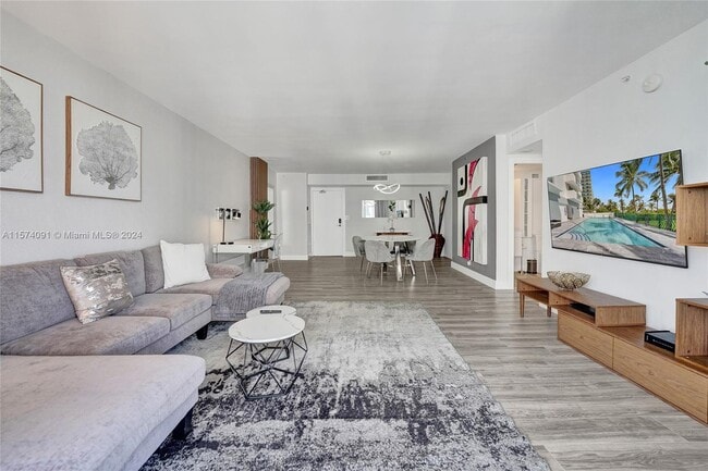 Building Photo - 9195 Collins Ave Unit 1109 Rental