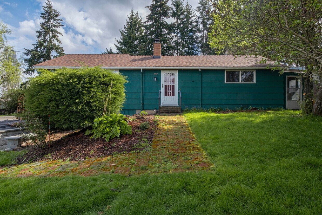 2 BD 1 BA Home in Talbot Hill Neighborhood - 2 BD 1 BA Home in Talbot Hill Neighborhood