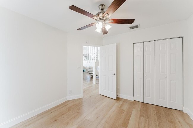 Photo - 665 Jeffery St