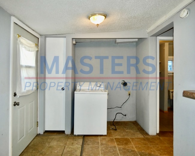 Photo - 1333 Peck St