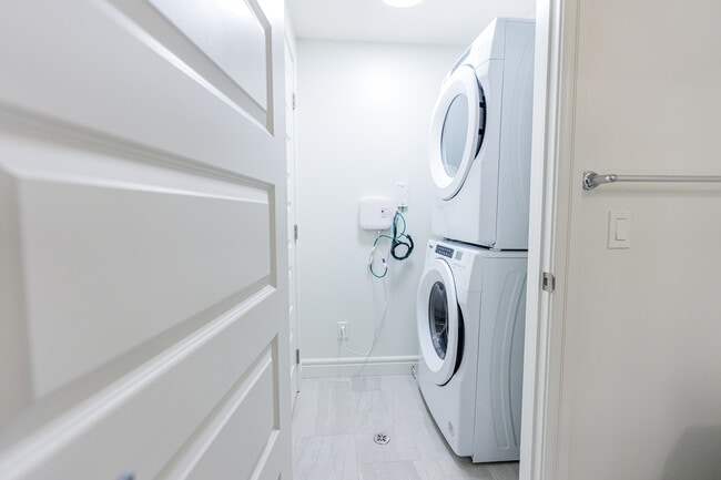 Photo - 10060-346 46 St NE