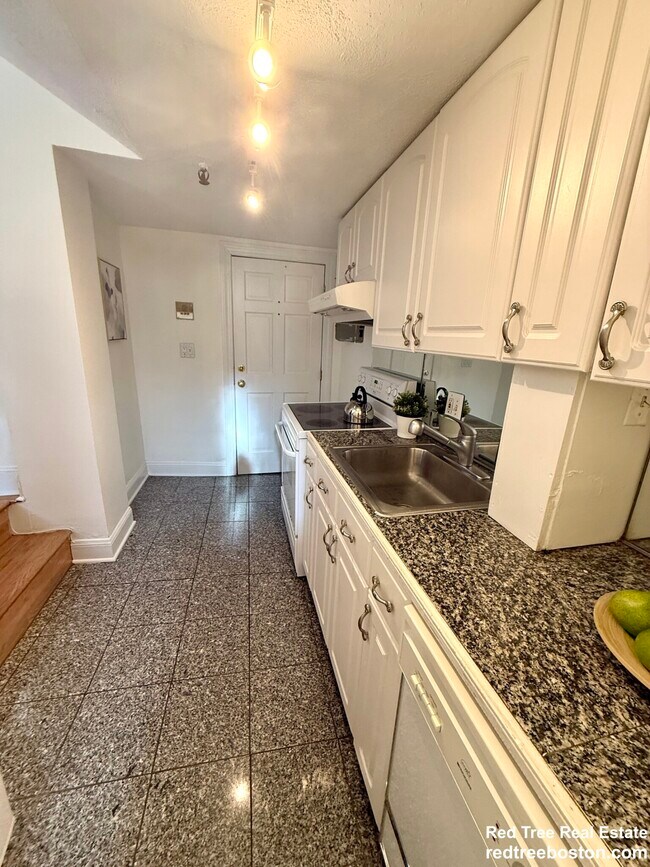 Photo - 111 Jersey St