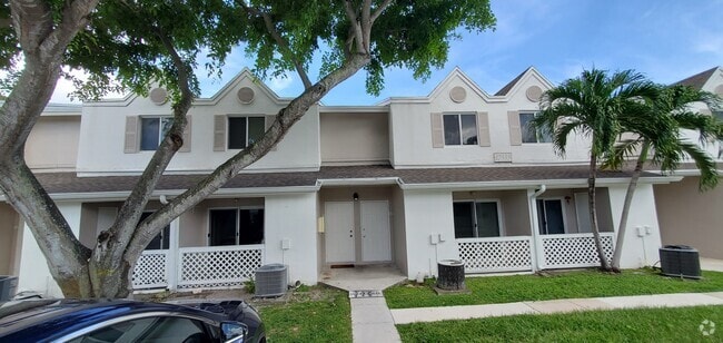 Building Photo - 17335 NW 67th Plz Unit D14 Rental