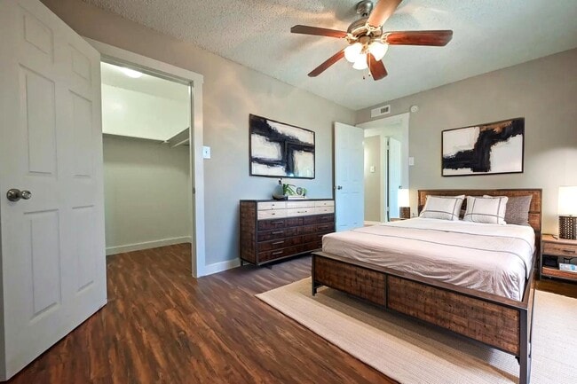 Building Photo - Buffalo Run