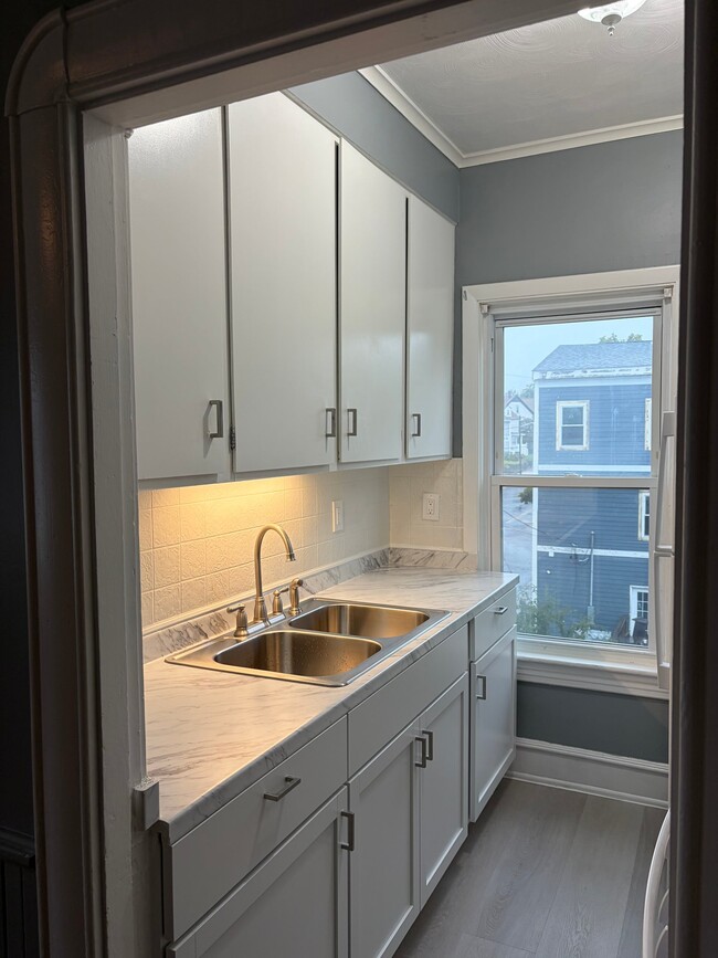 2172 Pleasant St Unit 3