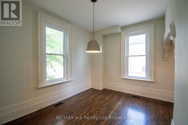 Photo - 66 Daly Ave