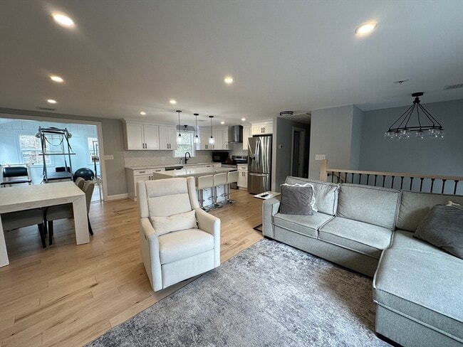 Photo - 456 Parsonage St