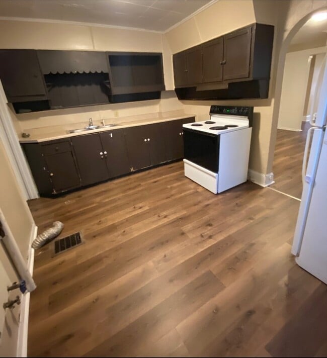 Photo - 411 N Centennial St