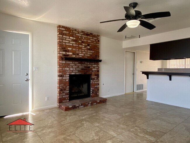 Photo - 913 W Atkins Ave Unit #A