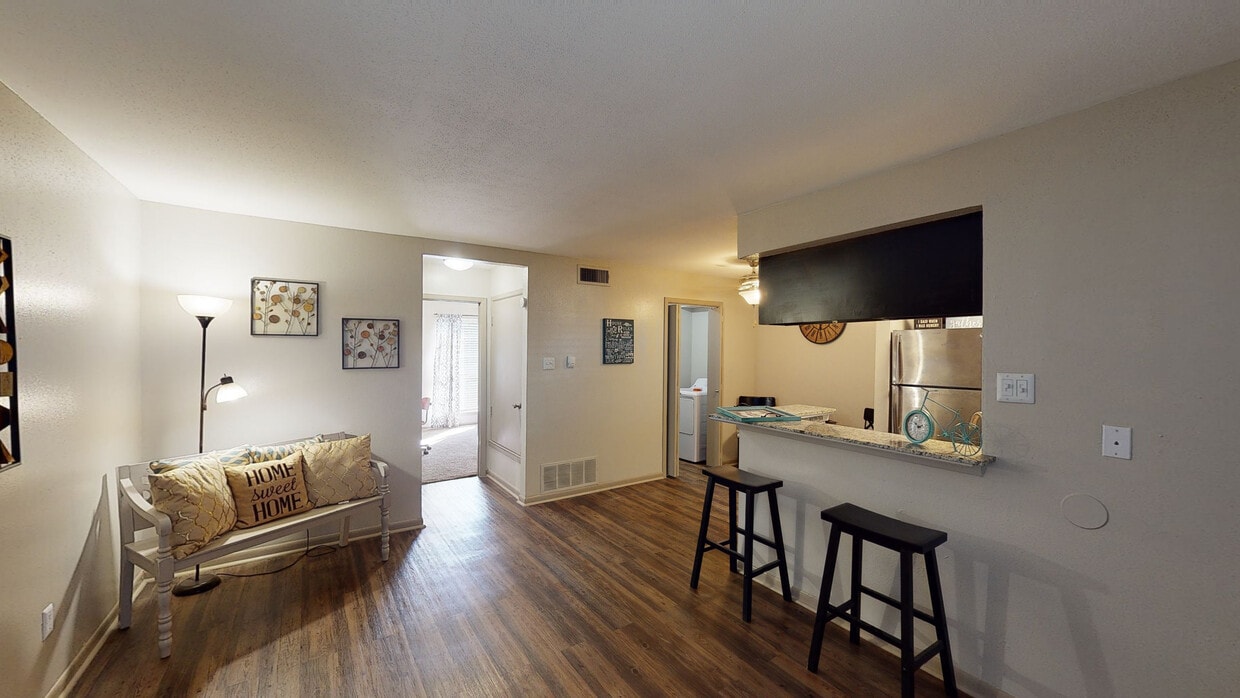 Photo - College Main Apartments