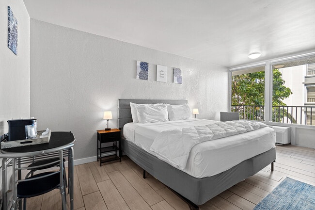 Photo - Hotolos Hollywood Apartments