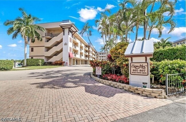 Photo - 807 River Point Dr Unit 304D