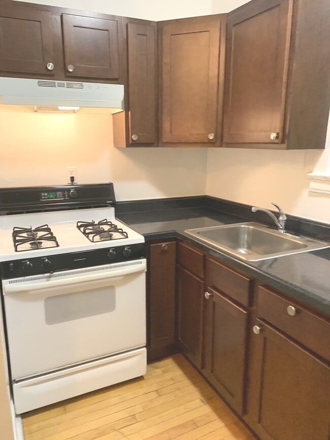 Photo - 832 W Sunnyside Ave Unit 1S