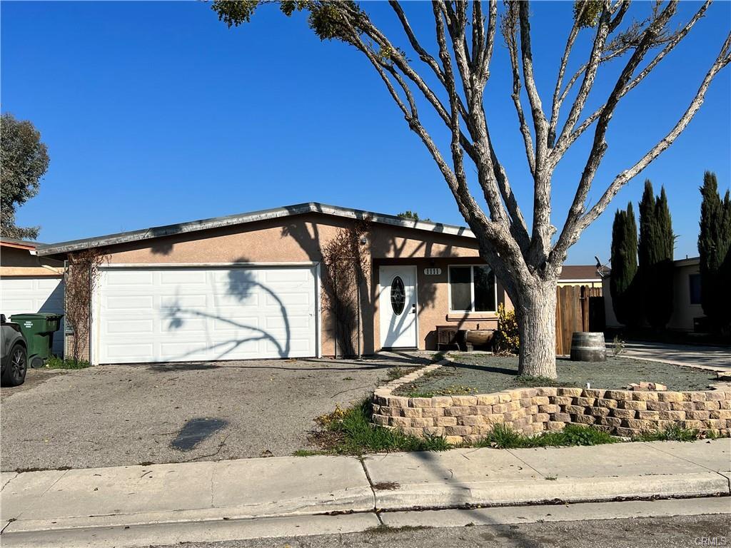 Photo - 1111 Parkview Ln