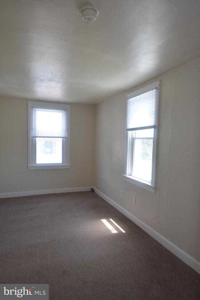 Photo - 23 S Delaware St Unit 2