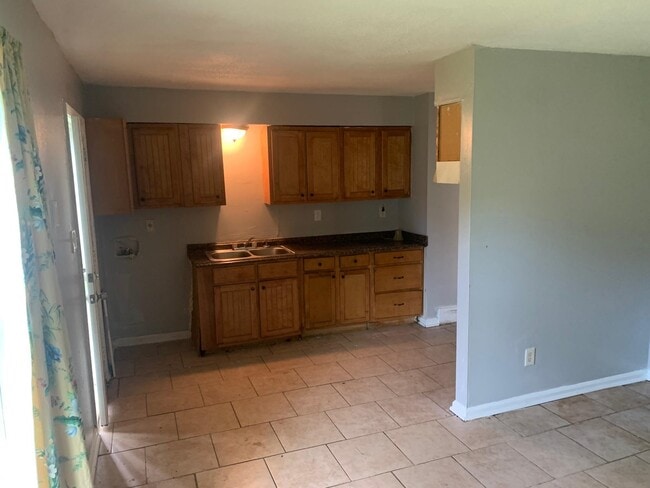 Photo - 1040 Canary Ln