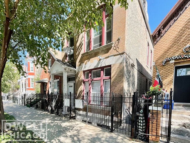 Photo - 2133 S Fairfield Ave Unit CH