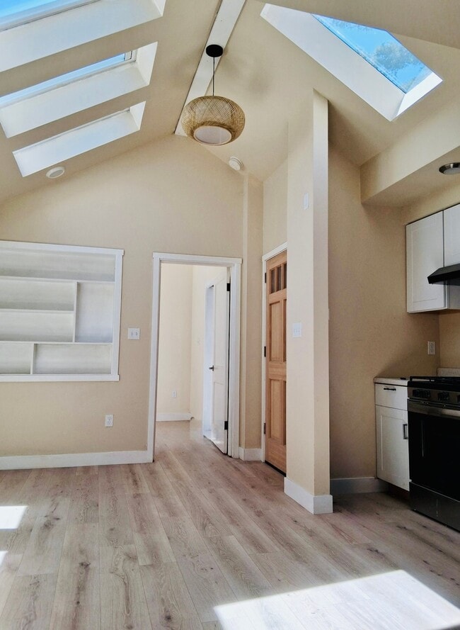 Photo - 210 Brook Ave Unidad C