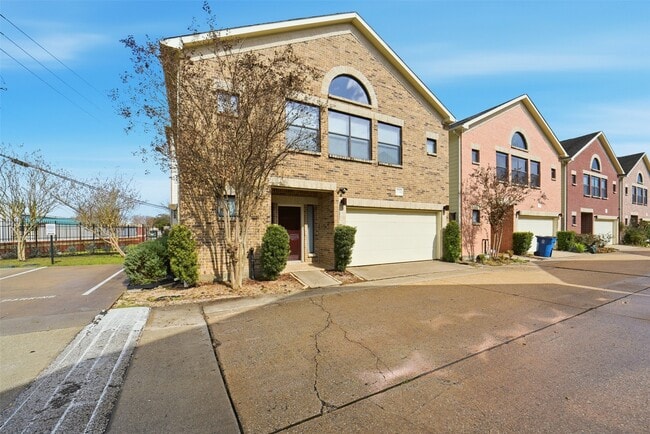 Photo - 3736 Main Plaza Dr