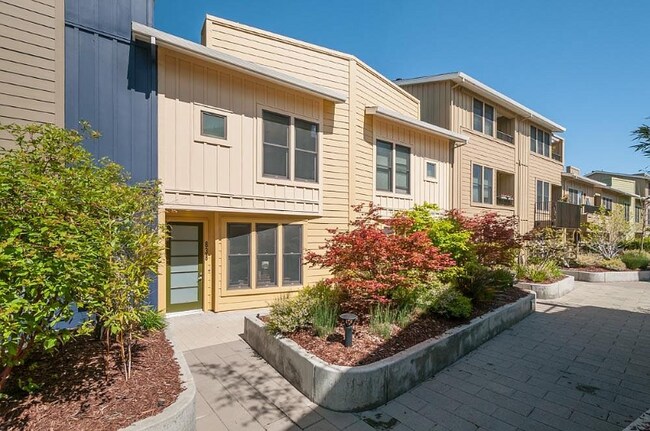 Photo - 838 Altaire Walk