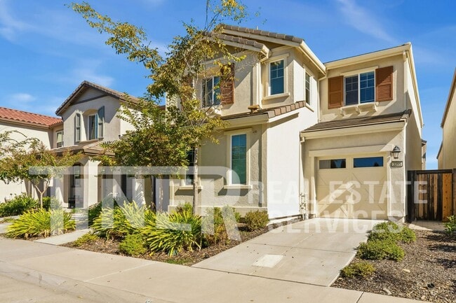 Photo - 3255 Pitkin Way