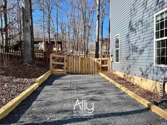 Photo - 6 Barkley Ln