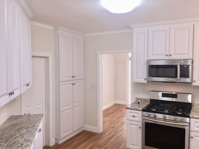 Photo - REMODELED 2 Bedroom Downtown Home