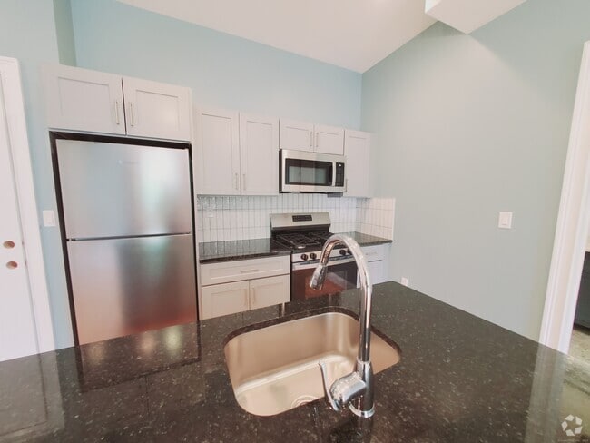 Building Photo - 61 Washington St Unit 2F Rental