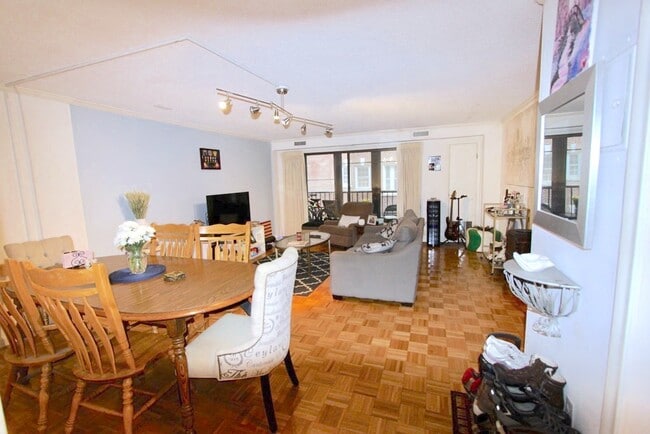 Building Photo - 1580 Massachusetts Ave Unit 2C