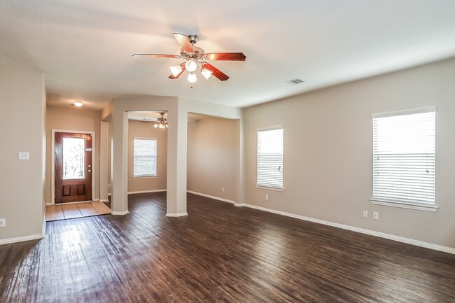 Photo - 7006 Orchid St