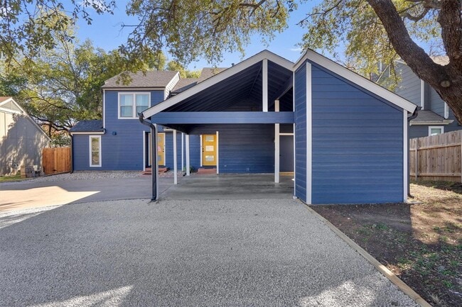 Building Photo - 6909 Woodhue Dr Unit B