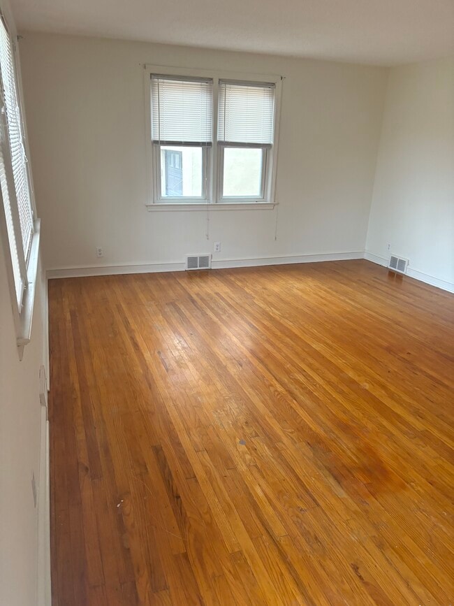 Photo - 644 Rosenthal Ave