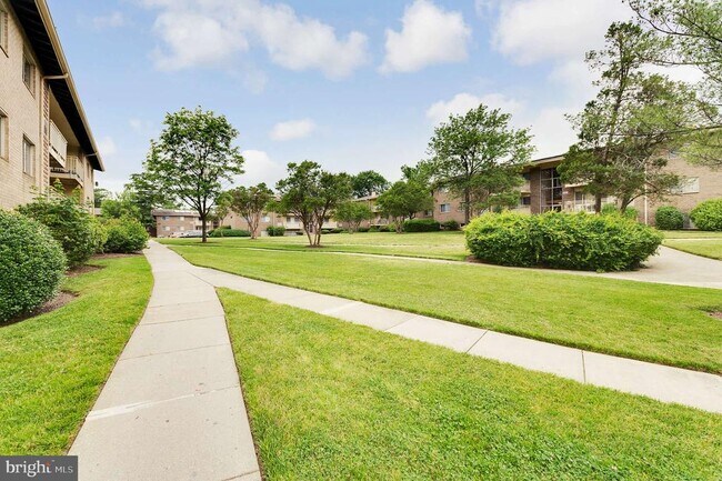 Photo - 3747 Donnell Dr Unit 102