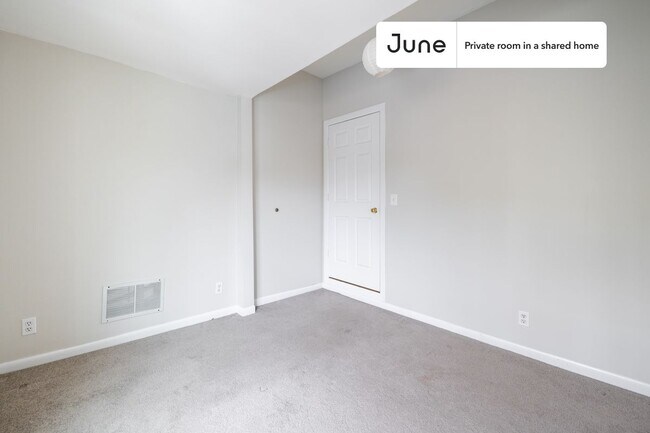 Photo - Room in Shared 5 bed/3 bath home Unit E