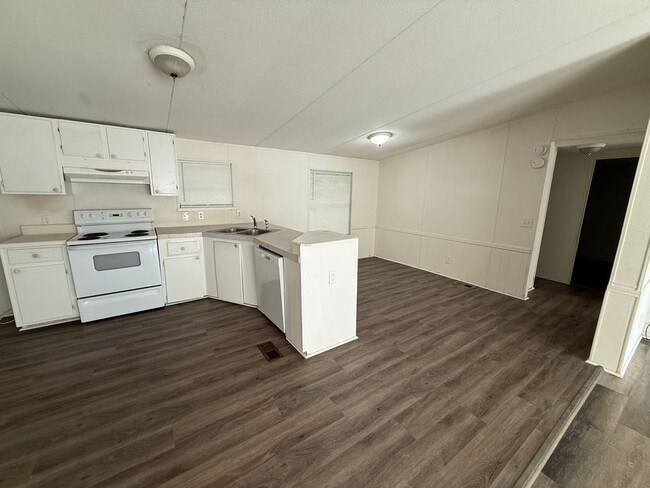 Photo - 2168 Lee Rd 430